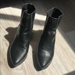Chase + Chloe Black Ankle Boots Sleek Minimalist Design size 5.5